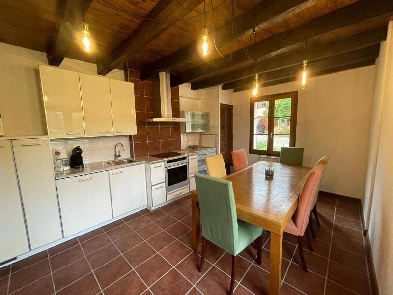 Foto 4 von 11: Three-Bedroom House