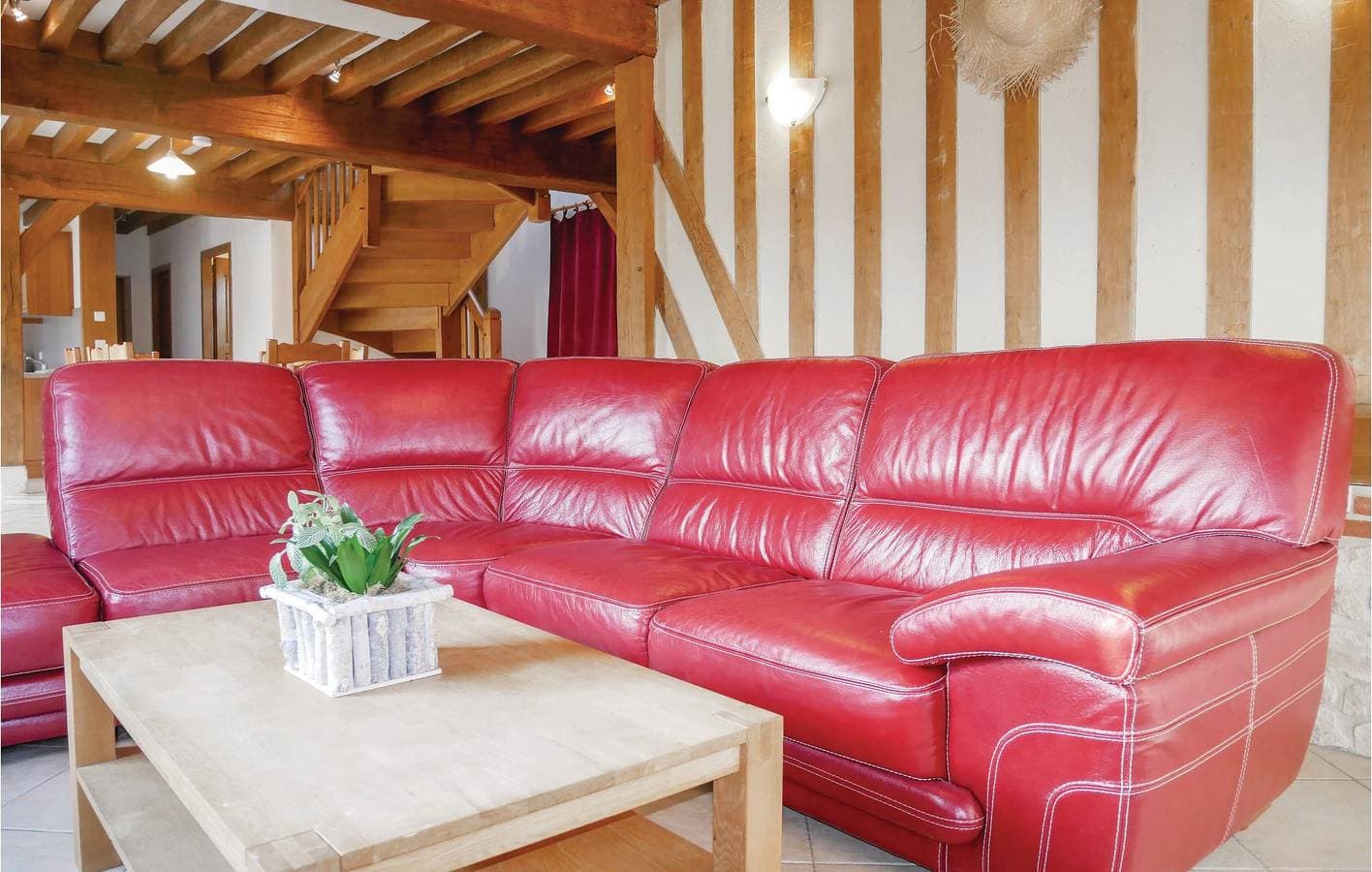 Foto 9 von 27: 170 sqft Apt mit Parkplatz, TV, Garten, Pool & Wifi - 1.5km zu La Croupte