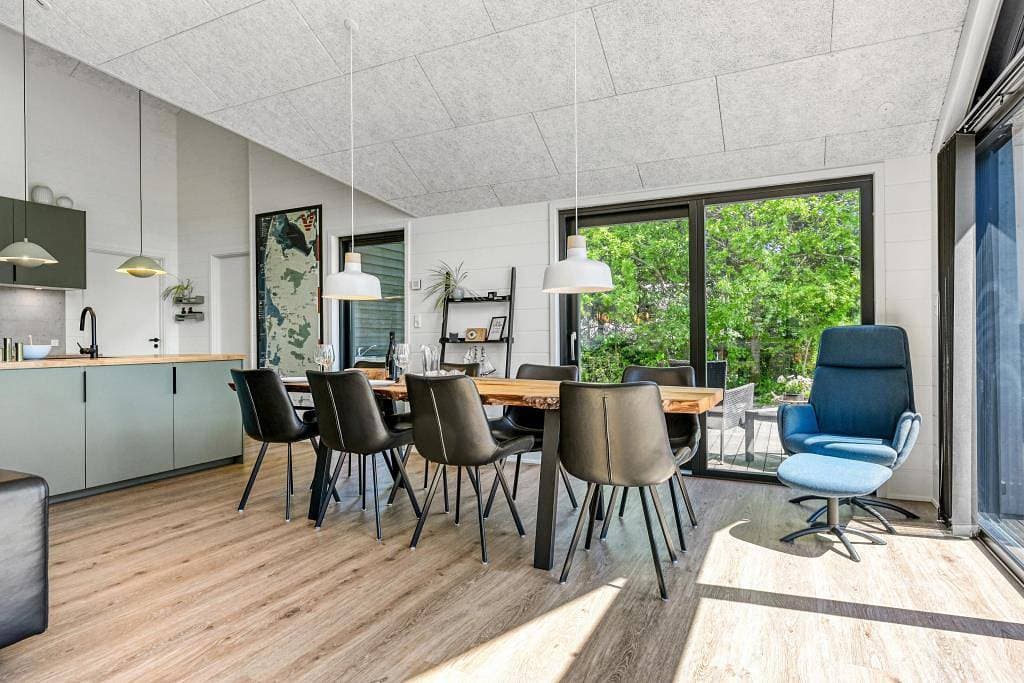 Foto 3 von 47: Modernes, energieeffizientes Ferienhaus mit geschmackvoller Einrichtung