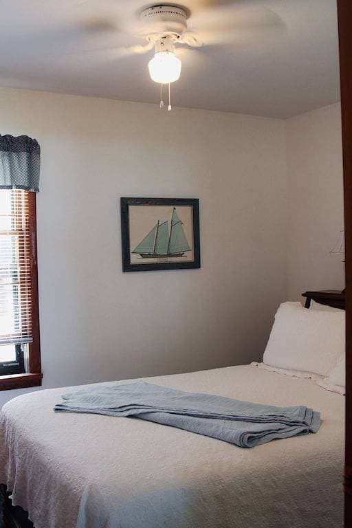 Foto 11 von 19: Beaver Harbor Condo Unit # 5 mit halbprivatem Zugang zum Strand