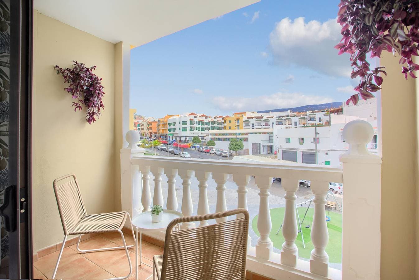Foto 4 von 30: Ferienwohnung 'Luxury Ático Plaza' mit Bergblick, privater Terrasse und WLAN