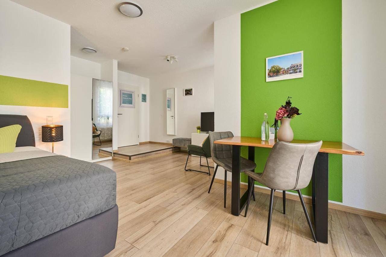 Foto 4 von 11: Studio Apartment with balcony 3