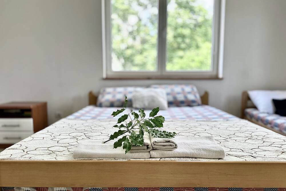 Anit Room 1-private 1-room with own entrance and private bathroom 1