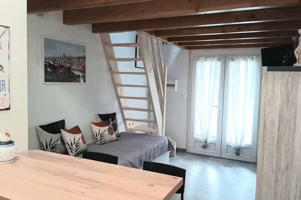 Studio for rent, in the countryside, brand new 1