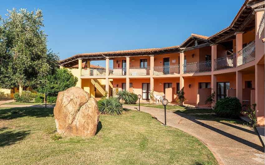 Foto 4 von 20: Ferienwohnung mit Terrasse und Gemeinschaftspool