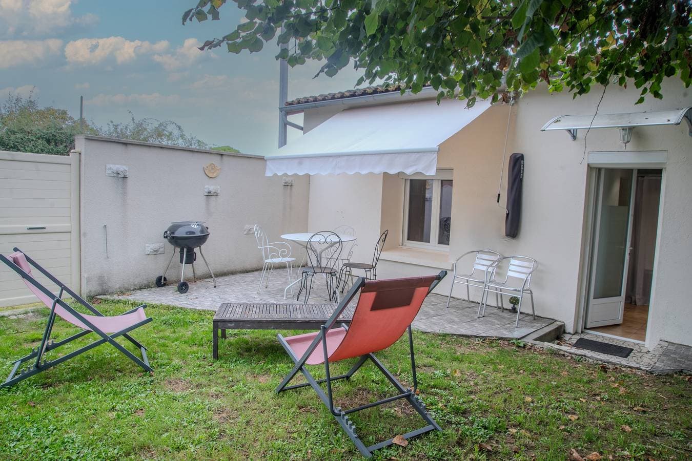 Foto 2 von 23: Ferienhaus 'La Maison D'Éloi' mit Gemeinschaftspool, privater Terrasse und WLAN