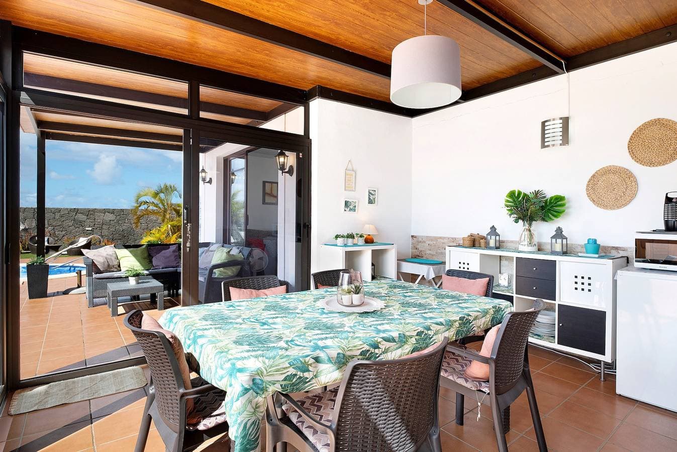 Foto 4 von 30: Villa Mabel mit Bergblick, WLAN, Garten, Pool, Whirlpool und Terrassen; Parkplätze vorhanden