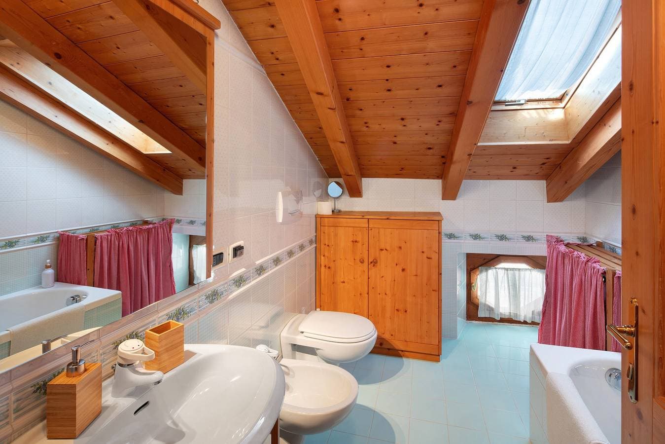 Foto 10 von 28: Ferienwohnung 'La Rocca' mit Bergblick und WLAN