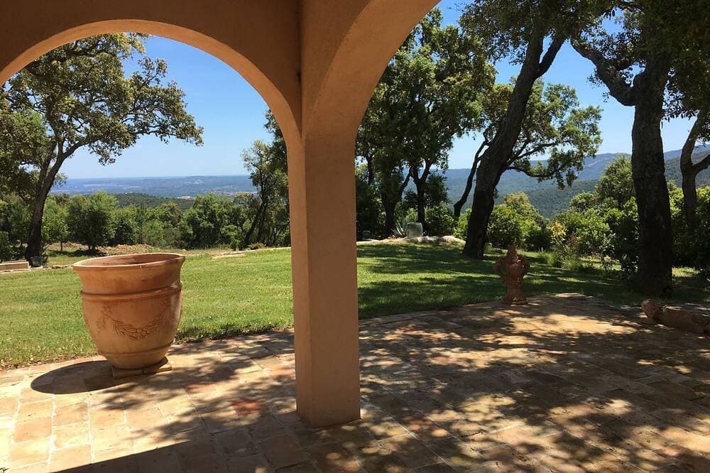 Foto 9 von 30: House exceptional site on 10 Ha panoramic sea view of the Gulf of St-Tropez