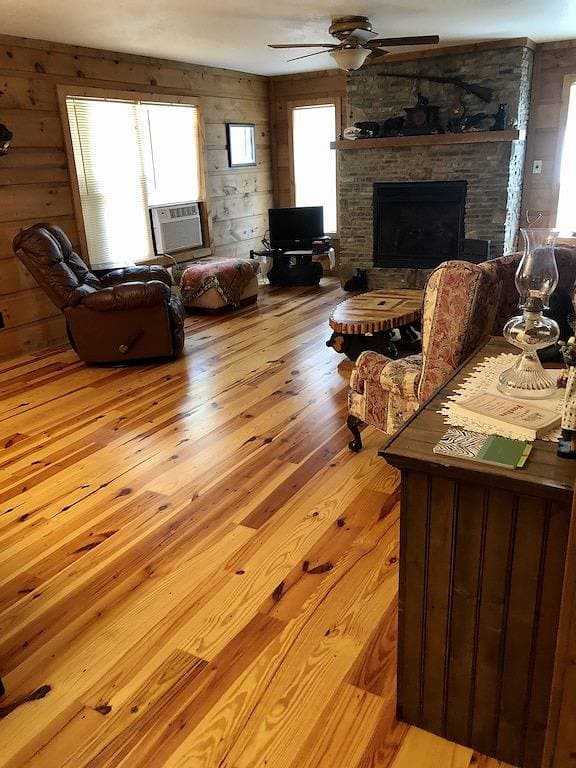 Foto 4 von 44: BearPaw Cabin - Charmante und gemütliche Hütte im Wald - WLAN - Haustierfreundlich - Abgelegen