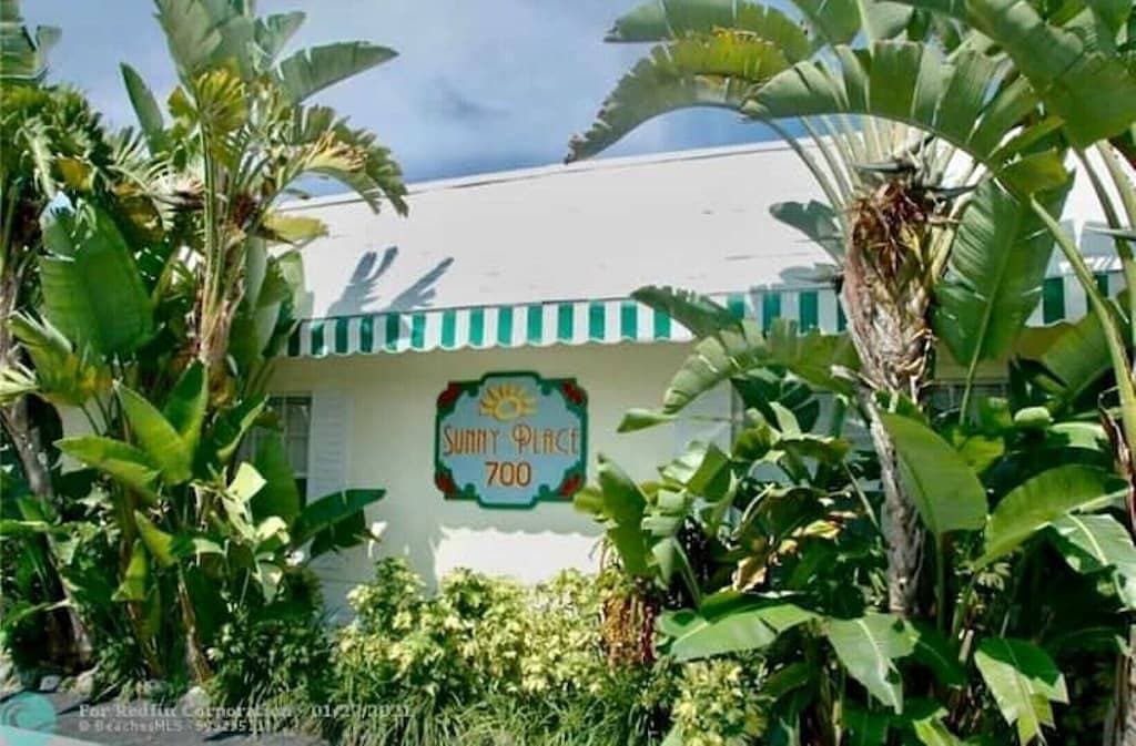 Foto 6 von 10: Apt#4 -Charming relaxing -beautiful Apt-80yard walk to the Beach wBBQ/ Patio