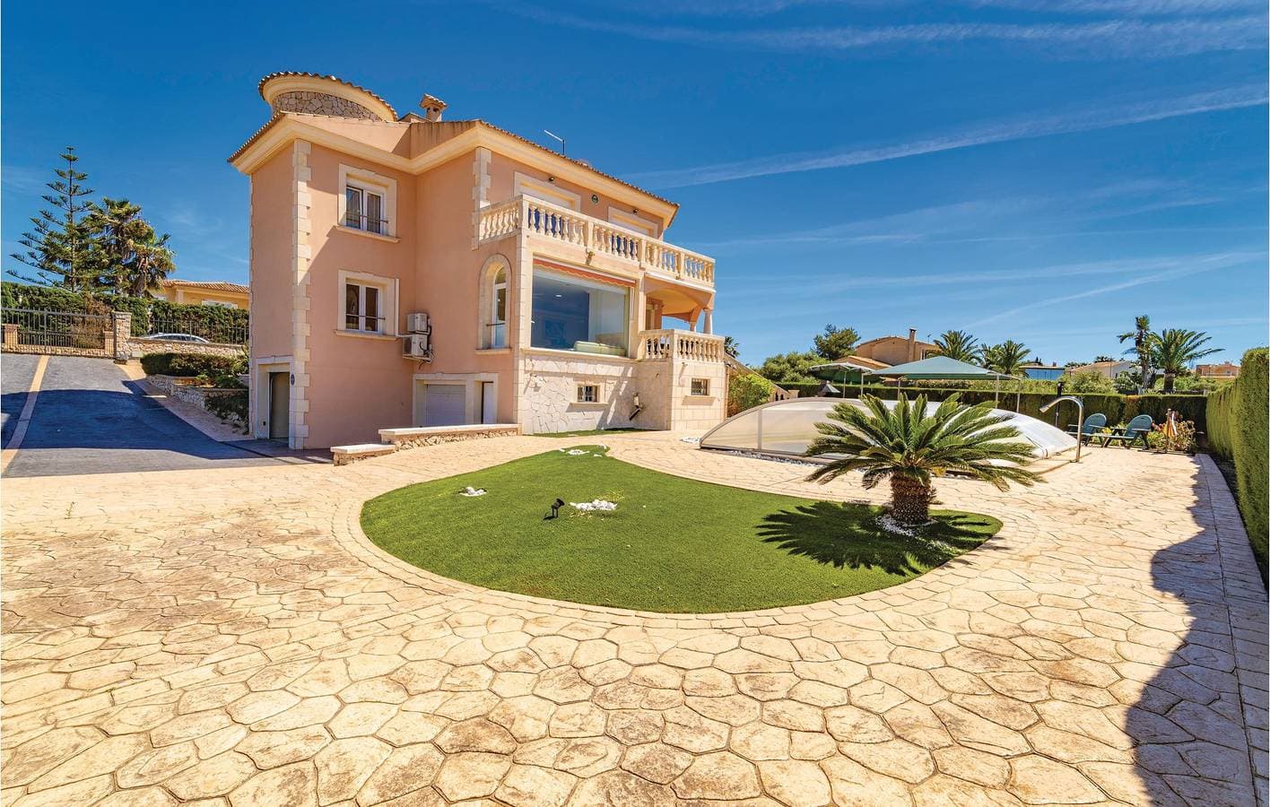 Foto 8 von 46: Apartment mit Meerblick, Pool und Küche