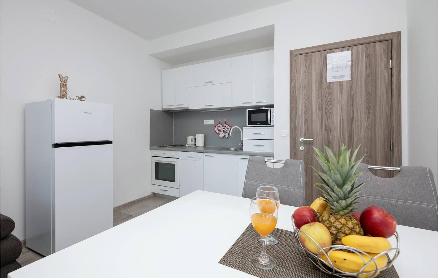 Foto 7 von 34: Gemütliches Apartment mit Meerblick, Terrasse, WLAN und Parkplatz in Podaca