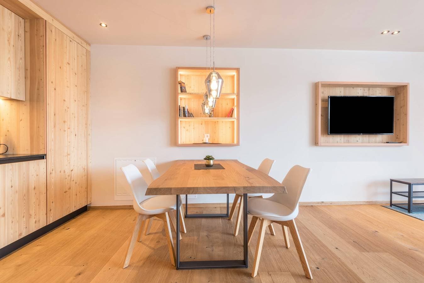 Foto 6 von 34: Schöne Ferienwohnung "Aura Chalets Nr 1" mit Bergblick, WLAN & Garten