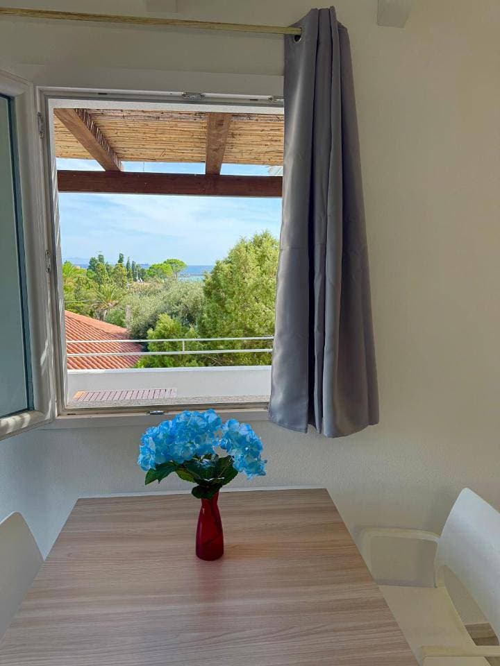 Foto 13 von 24: Apartment with terrace and sea view