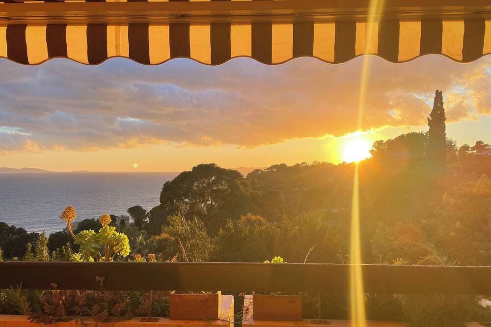Foto 10 von 10: 2 Rooms Exceptional Sea View 5 min Walk From Beach And Rayol Village (Var)