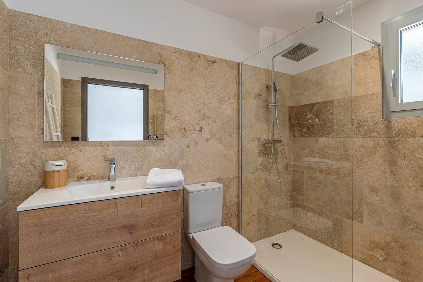 Foto 6 von 19: Ferienwohnung für 6 Personen mit Terrasse