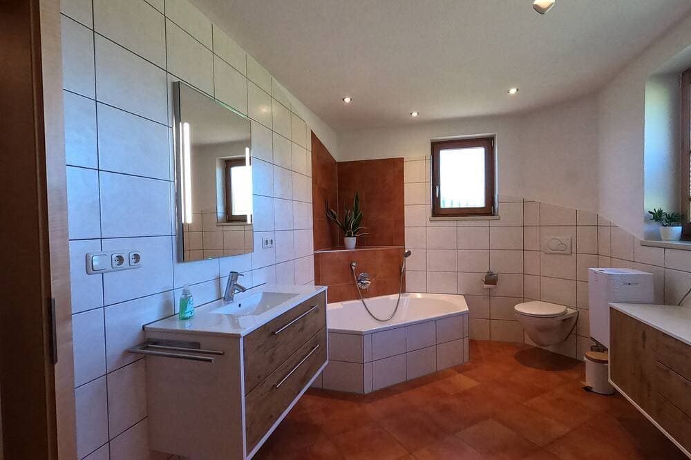 Foto 12 von 30: Die Ferienwohnung \"Drei-Länder-Eck\" im schönen Bregenzer Wald mit 2 Schlafzimmer