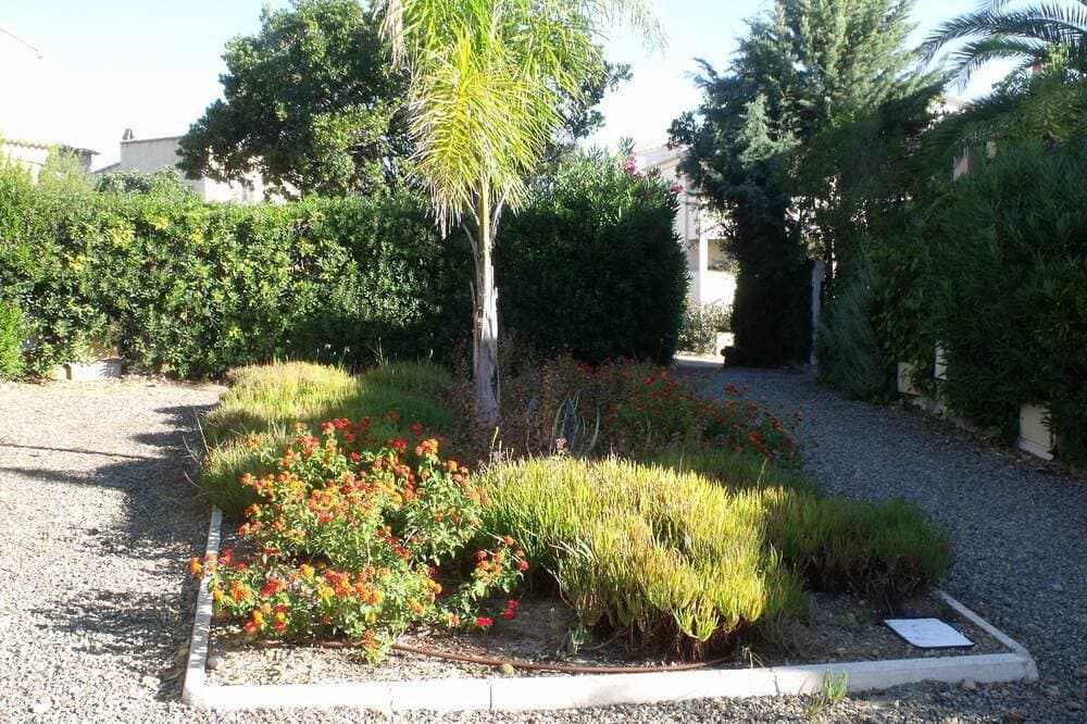 Foto 4 von 13: Mini Villa direct access to the sea 150 m, Courtyard, WIFI, Parking, closed garage