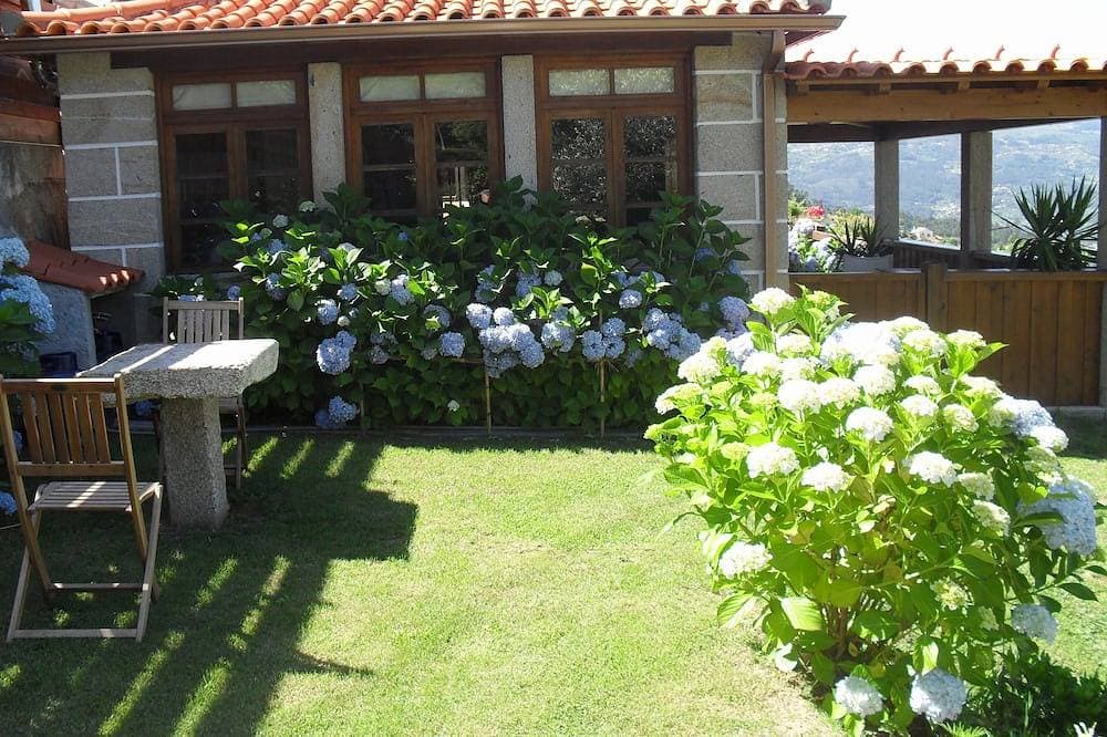 Foto 12 von 30: Cottage auf dem Land mit Garten mit Grill