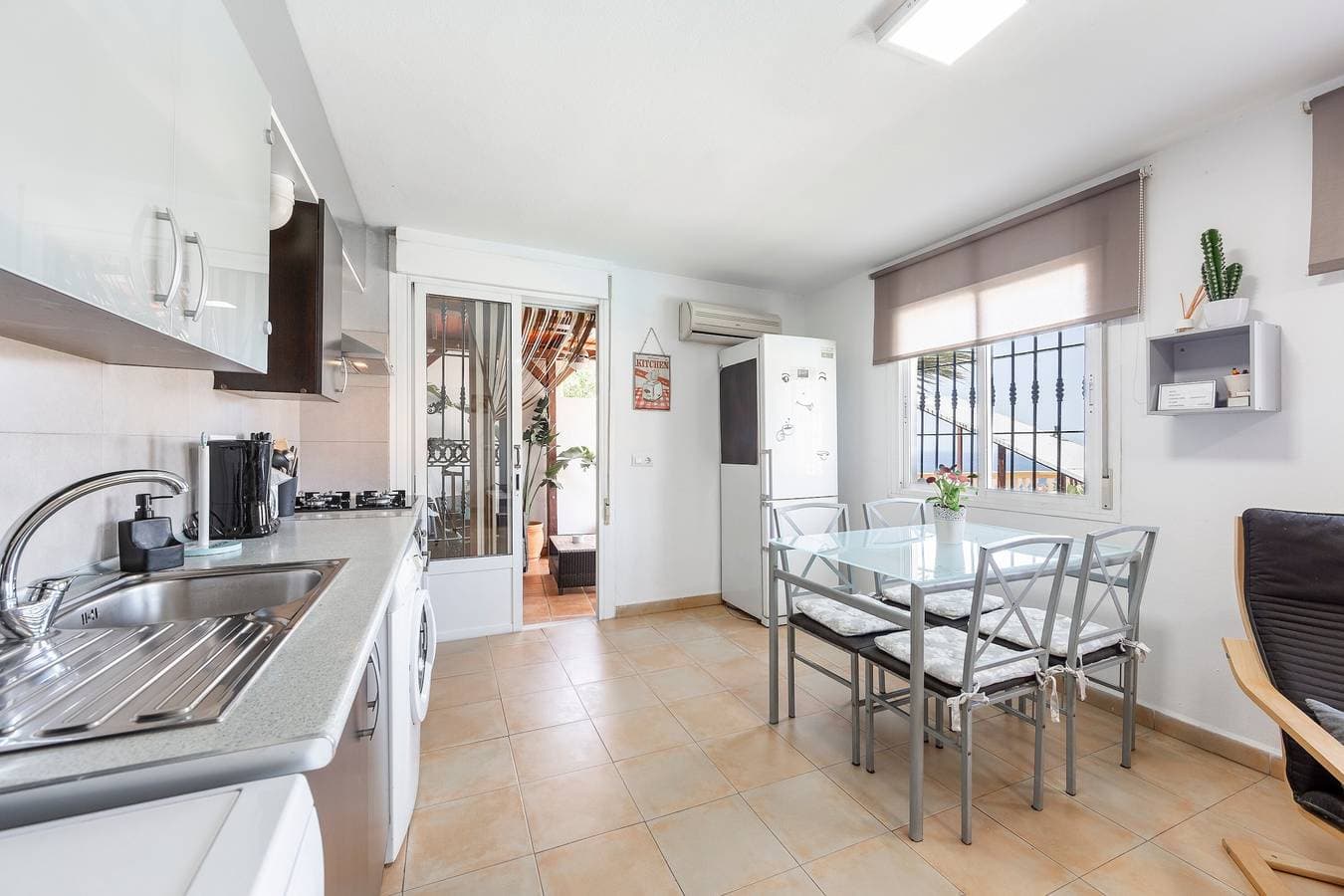 Foto 4 von 28: Ferienhaus 'Vista al Mar Ylenia' mit Meerblick, Pool, 2 Terrassen und WLAN