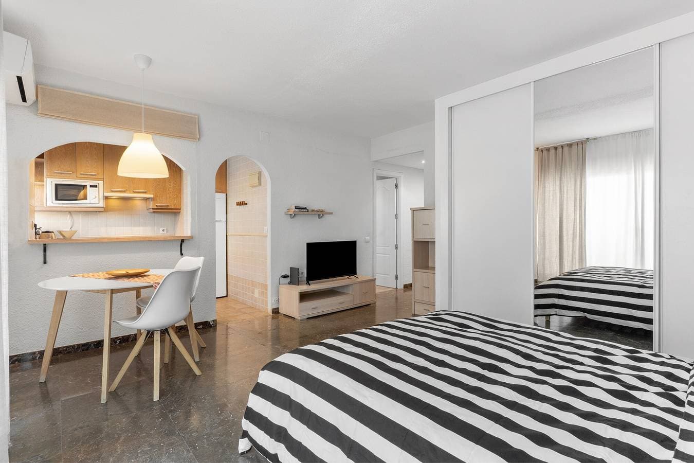 Foto 5 von 21: Studio-Apartment 'Magnífico En La Playa' mit Meerblick, WLAN und Klimaanlage