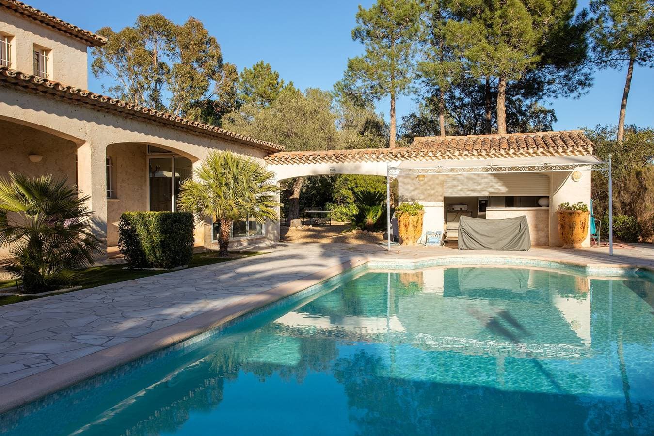 Foto 3 von 19: Ferienwohnung "Clos Saint Jean" mit Pool, privater Terrasse und WLAN