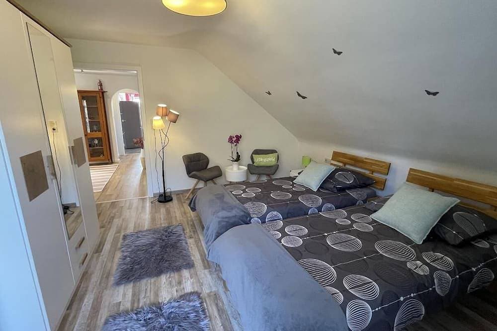 Foto 6 von 26: 4-Sterne Ferienwohnung (100qm) mit Balkon, Loggia und Garten