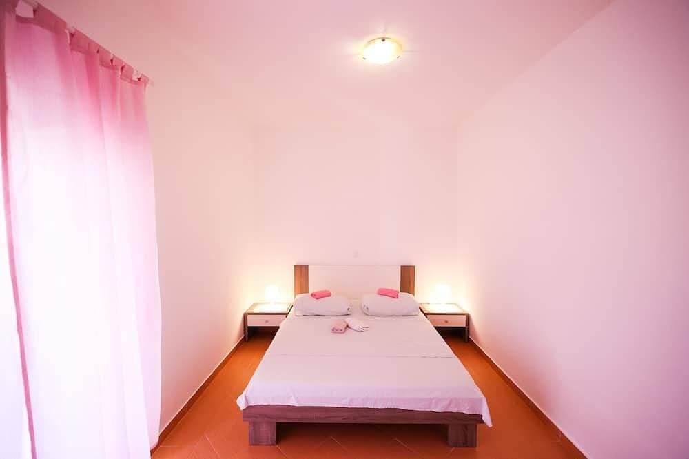 Foto 2 von 10: 1-Zimmer-Ferienwohnung mit Terrasse und Meerblick Kozjaca, Paklenica