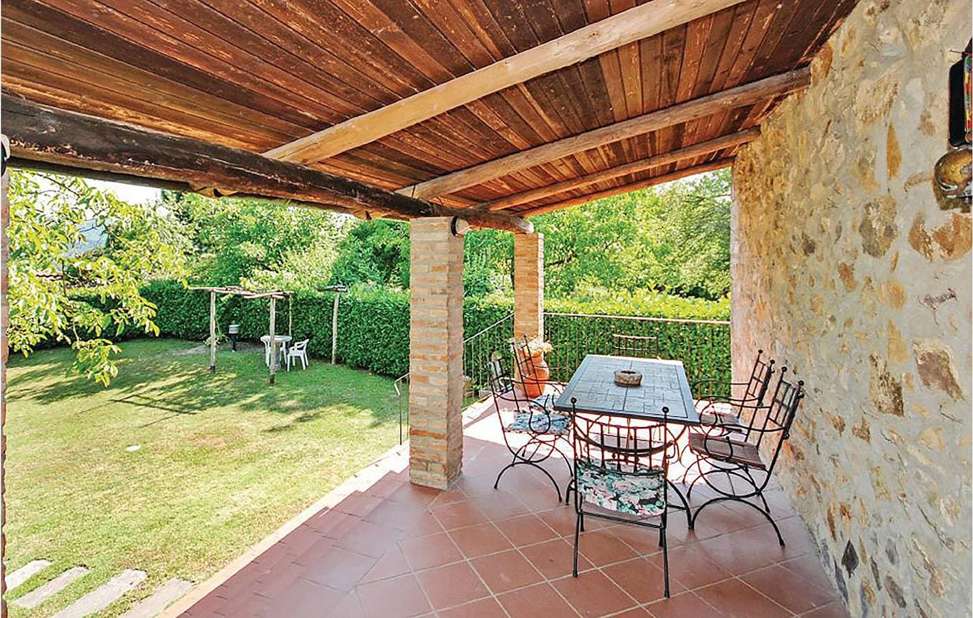 Foto 5 von 33: Poolside Retreat mit Parkplatz und Küche - Nähe Fluss und Restaurant