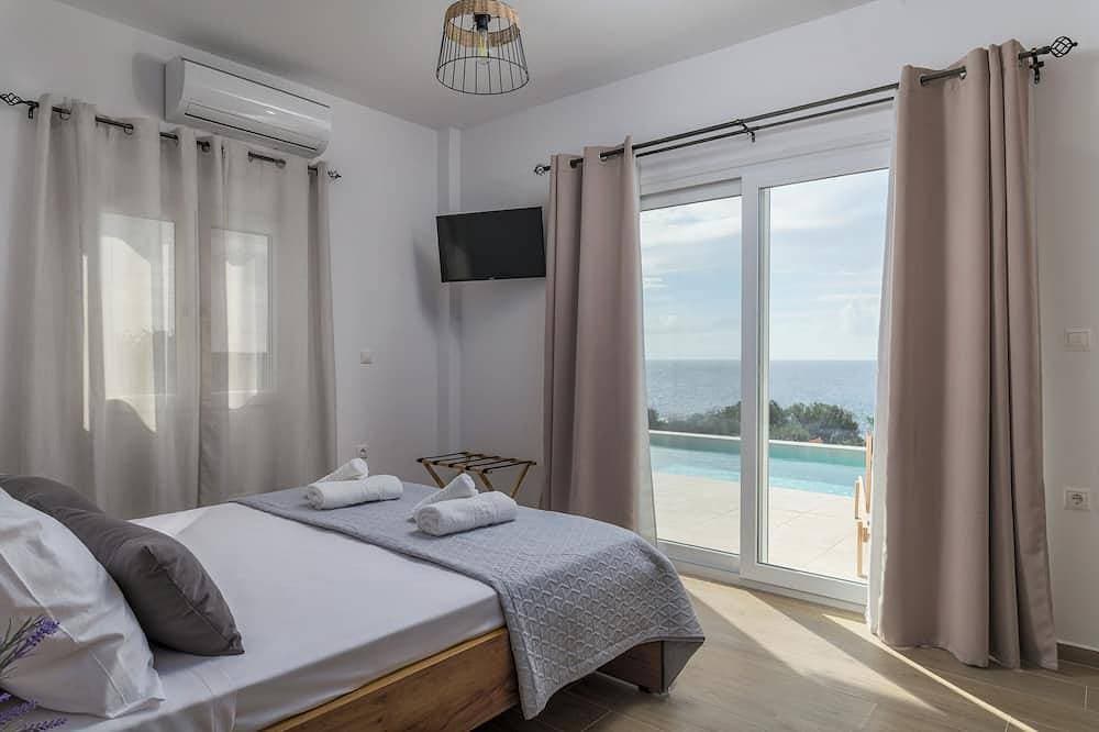 Foto 2 von 25: Windless SeaView Villa, with Pool & Hot Tub