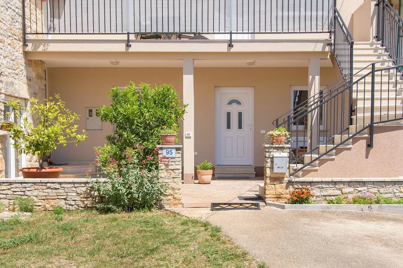 Apartment Bruneta 2
 1