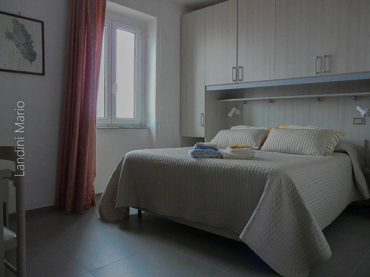 Foto 7 von 12: Double Room with Private Bathroom