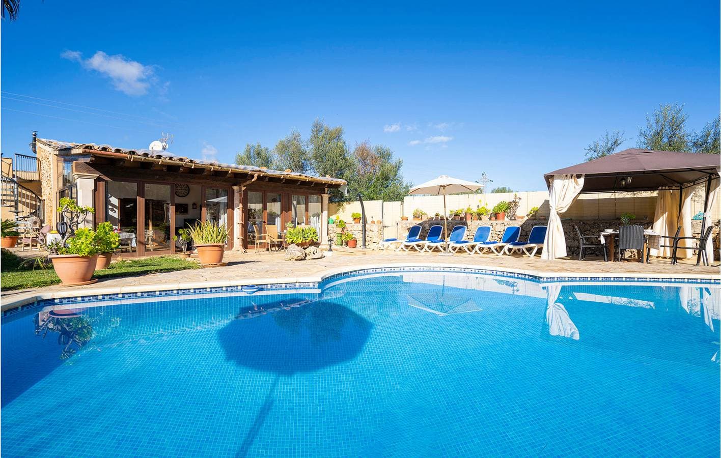 Foto 10 von 36: Schicke Sineu Wohnung: A/C, Pool, Terrasse & Grill
