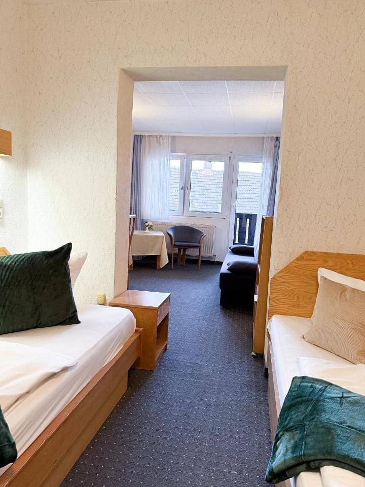 Foto 6 von 10: Twin Room with Balcony