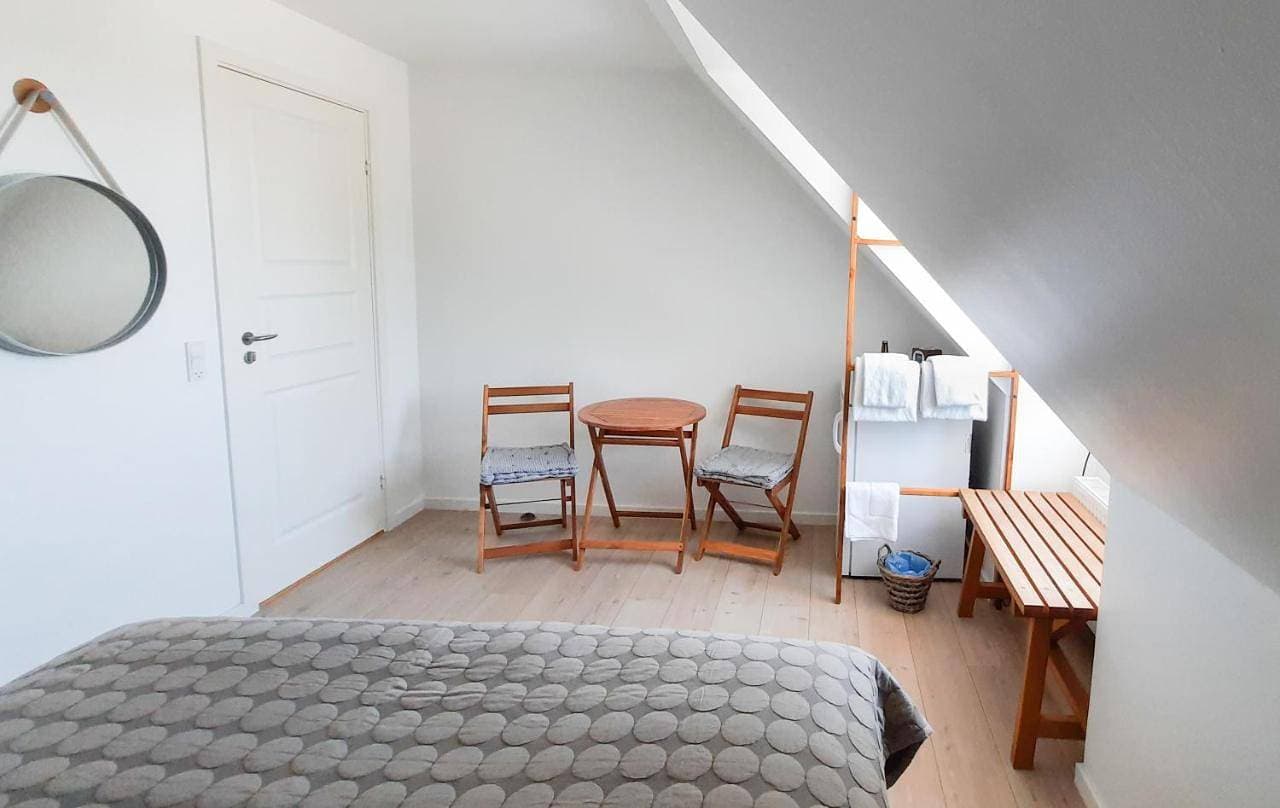 Foto 6 von 8: Double Room with Shared Bathroom