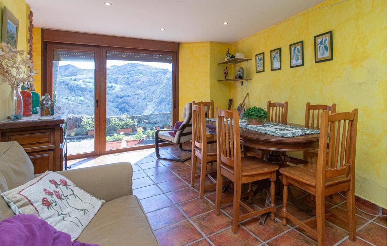 Foto 4 von 16: Three-Bedroom Holiday Home