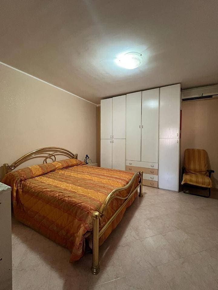 Foto 10 von 20: Two-Bedroom Apartment