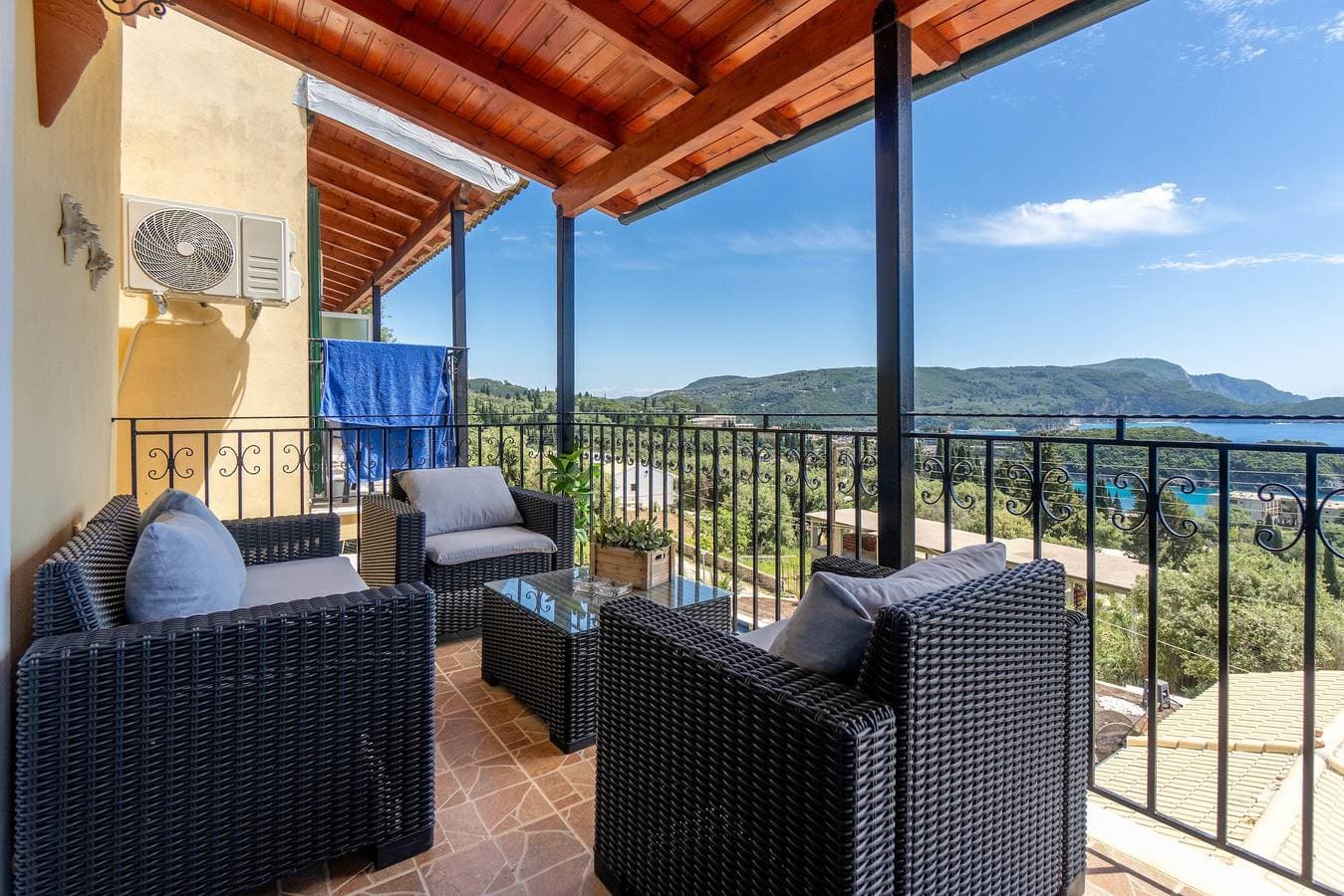 Foto 3 von 31: Ferienwohnung 'Angela Panorama' mit Meerblick, WLAN und Klimaanlage