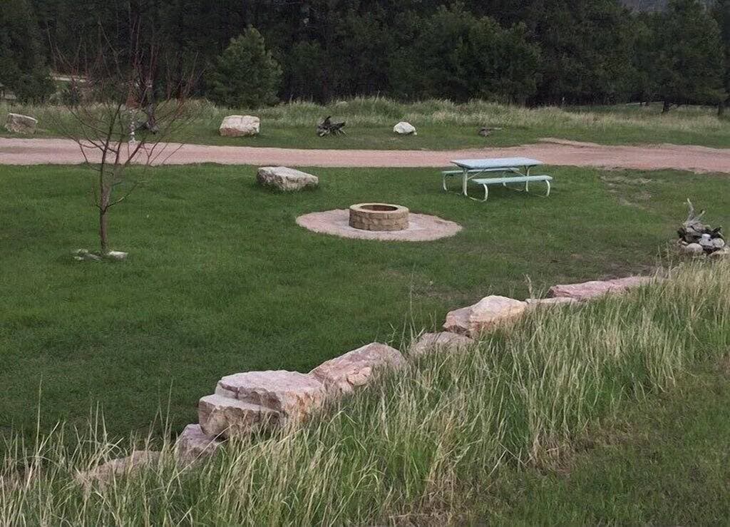 Foto 2 von 6: Private Camper Site near Popular Attractions