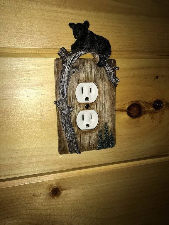 Foto 2 von 31: Das magische Baumhaus von Chez 'Tree Rest thront 35' über dem Waldboden!