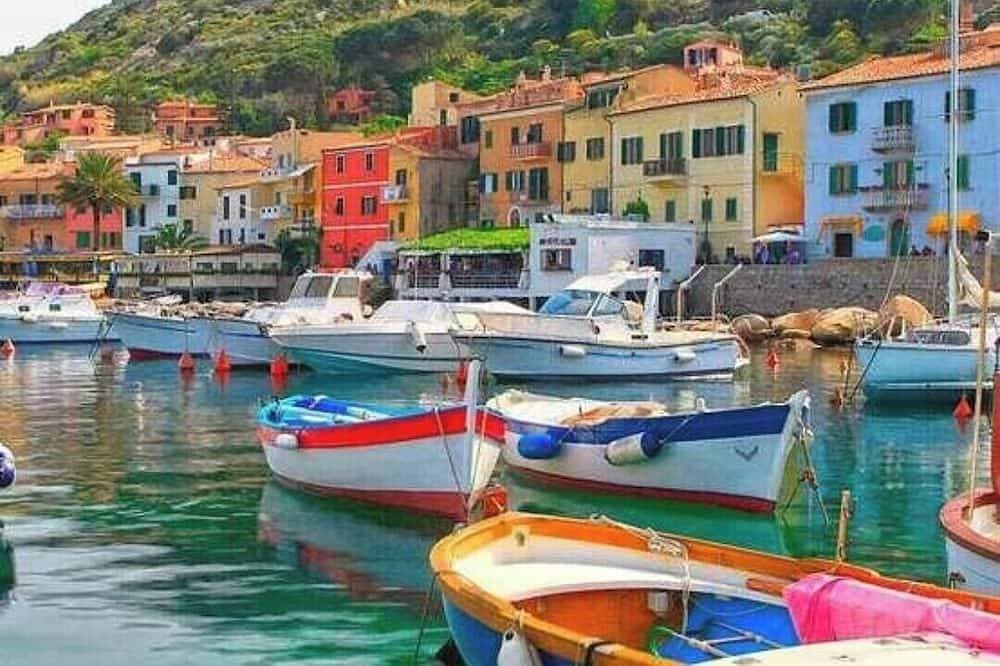 Detached House In The Castle Isola Del Giglio 1