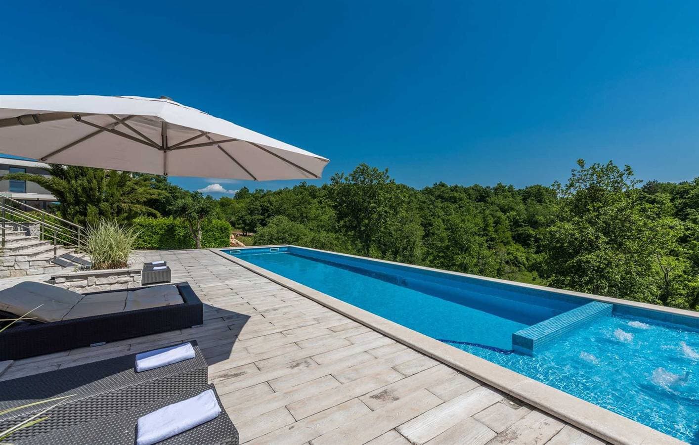 Foto 6 von 71: Villa Belle mit Pool