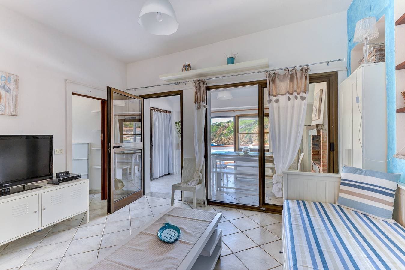 Foto 8 von 26: Ferienwohnung 'Villa Oda - Trilocale Sul Mare' mit Meerblick, WLAN und Klimaanlage