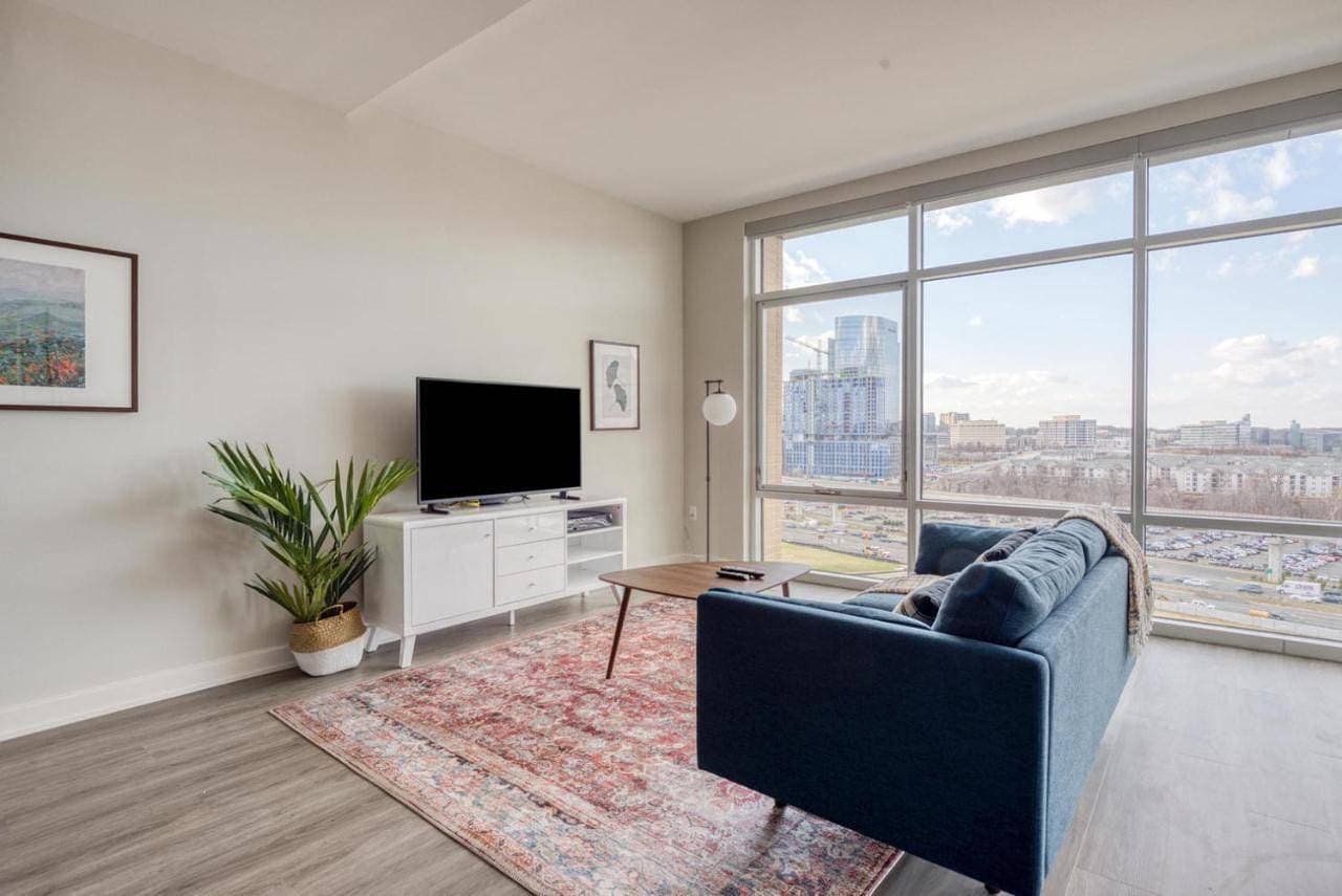 Fairfax 1Br w pool elevator workspace Wdc-778 1