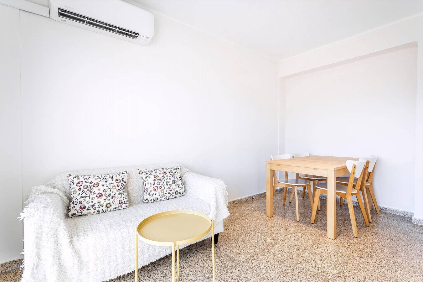 Foto 9 von 26: Ferienwohnung für 3 Personen mit Terrasse
