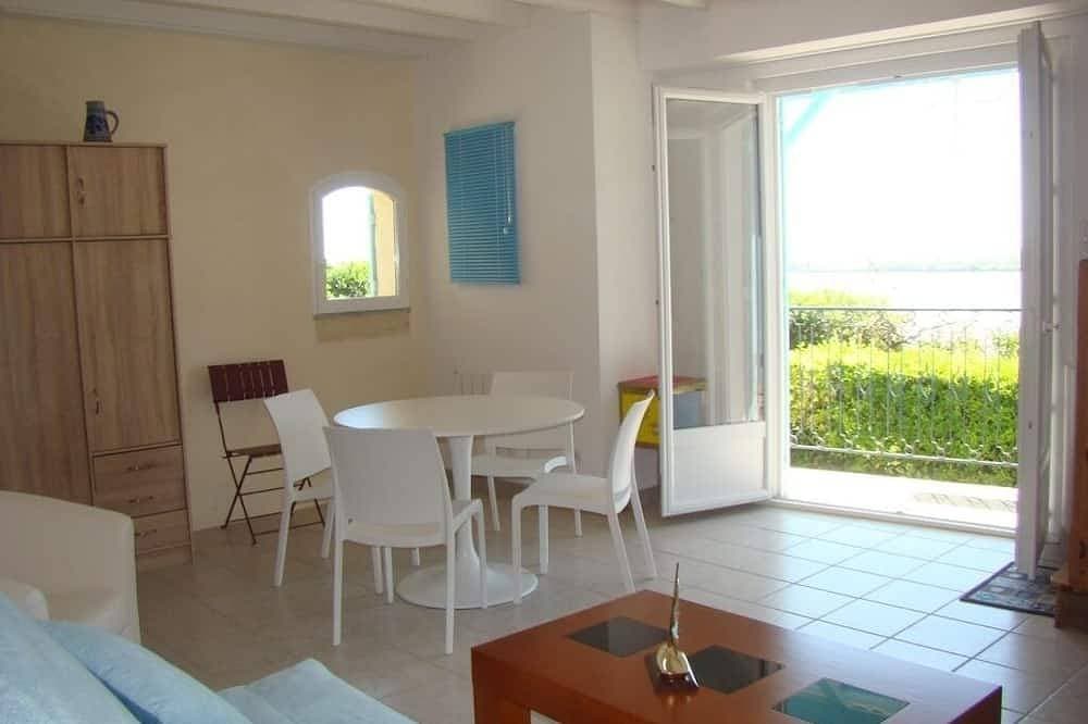 Foto 7 von 30: House on cliff facing Gironde estuary