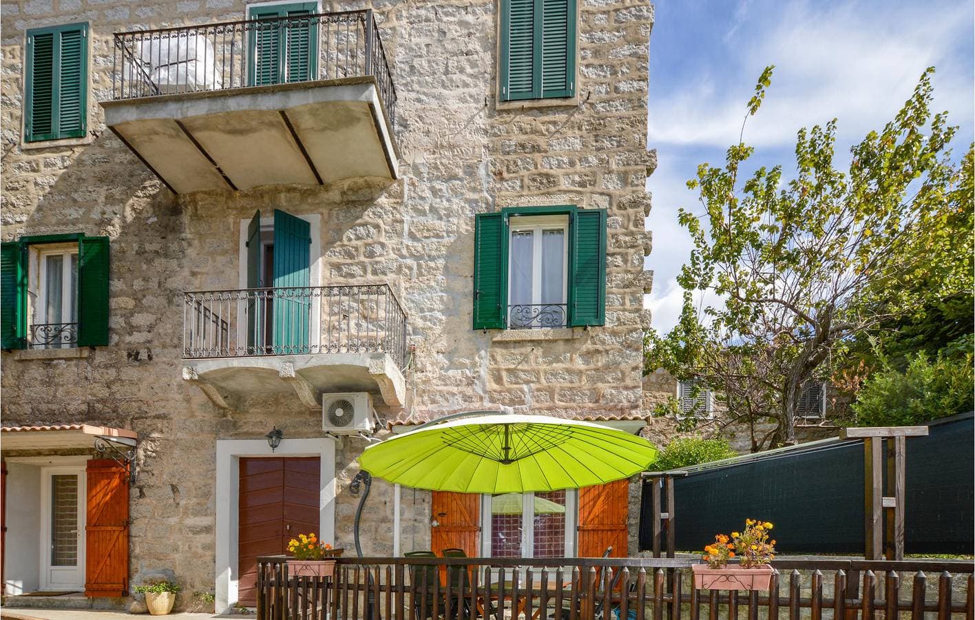 Gemütliche Ferienwohnung mit Terrasse & Angeln in der Nähe von Zonza 1