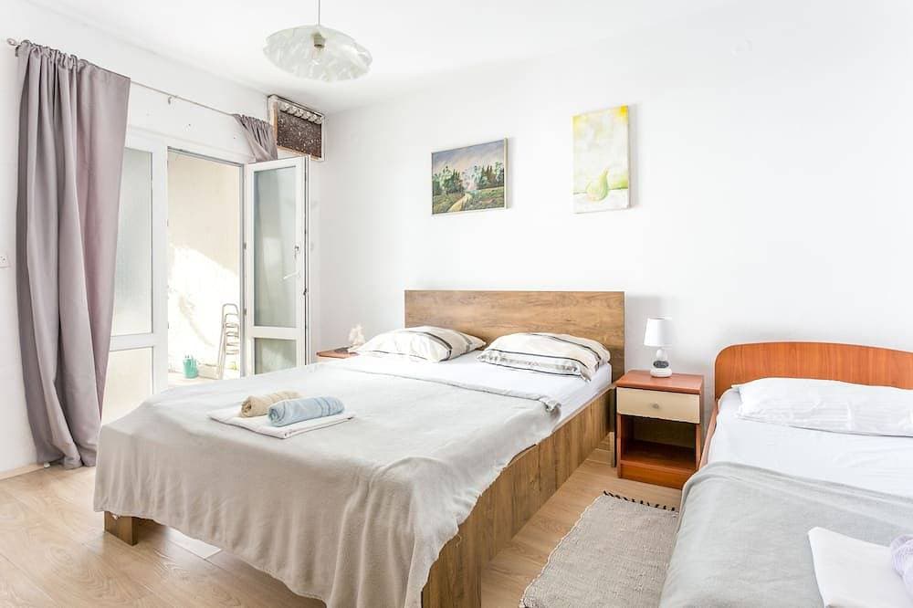 Foto 2 von 13: Studio Appartement am Strand Drasnice, Makarska