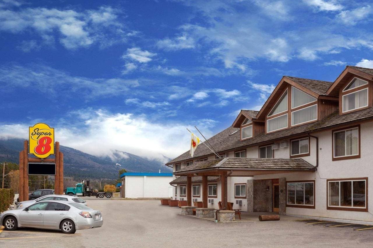 Super 8 by Wyndham Valemount 1